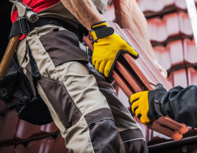 Couvreur avec tuiles